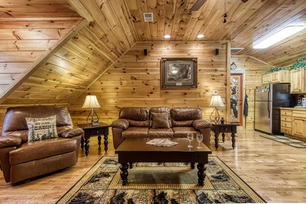Papa Bear, Hot Tub, Wifi, 1089 Free Tickets Each Paid Day, Dollywood And More Sevierville Eksteriør billede