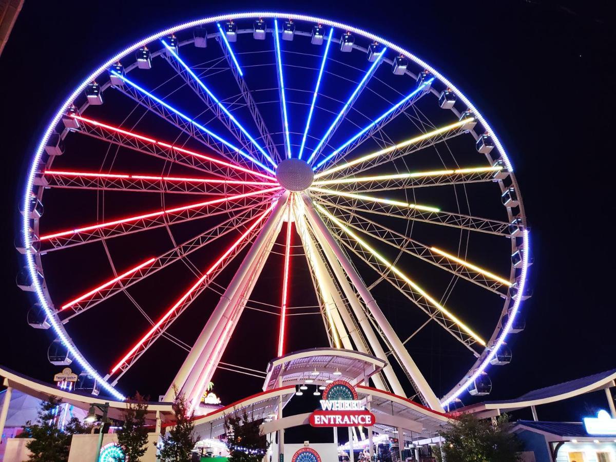 Papa Bear, Hot Tub, Wifi, 1089 Free Tickets Each Paid Day, Dollywood And More Sevierville Eksteriør billede