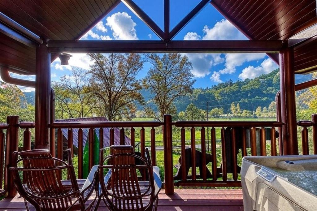 Papa Bear, Hot Tub, Wifi, 1089 Free Tickets Each Paid Day, Dollywood And More Sevierville Eksteriør billede